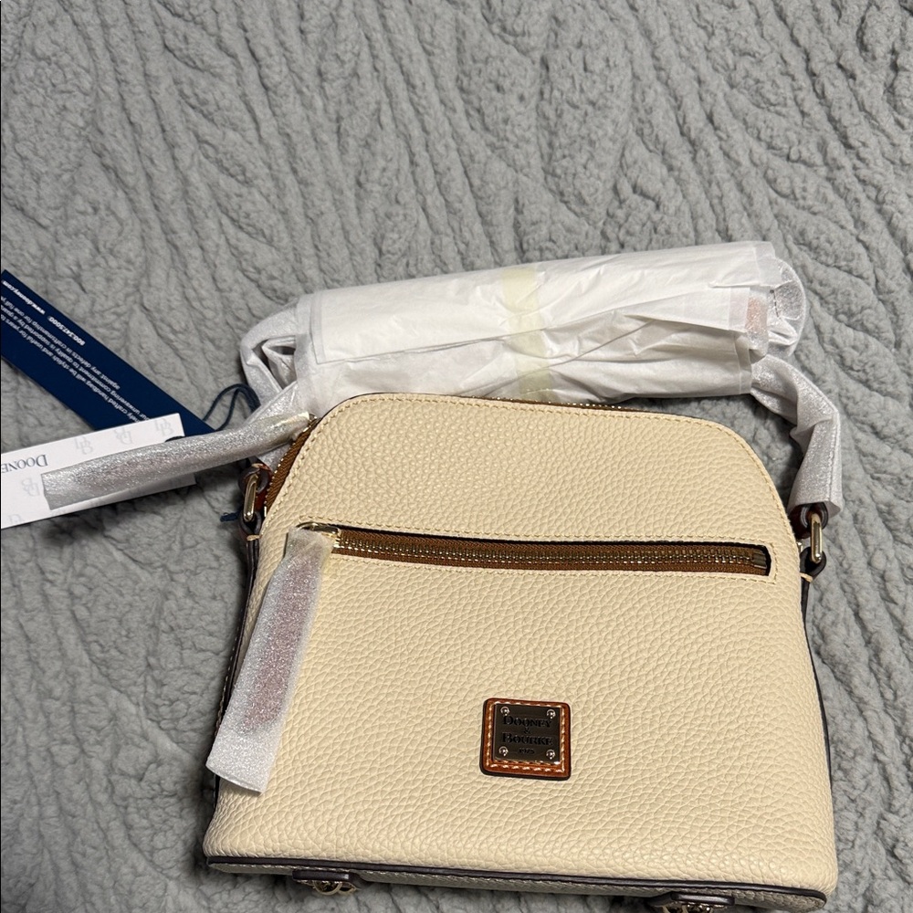 Dooney & Bourke Bone Pebbled Leather Zip Crossbody with Gold Hardware - Picture 2 of 6